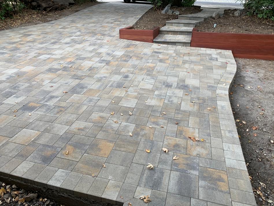 Interlocking pavers